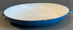 lot 439 image: Variety of Vintage Enamelware