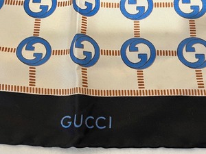 lot 462 image: Vintage Gucci Scarf