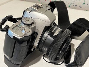 lot 465 image: Vintage Pentax Film Camera