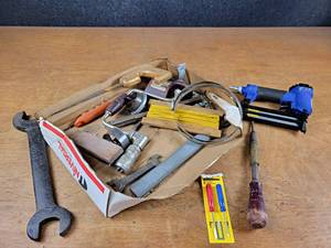 lot 2049 image: Campbell Hausfeld Pneumatic Brad Nailer and Assorted Vintage Tools