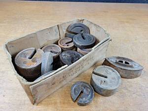 lot 2084 image: Lot of Vintage Scale Weights and Iron