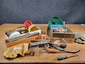 lot 2129 image: Lot of Tools and Garage Supplies