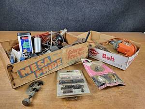 lot 2138 image: Lot of Assorted Garage Supplies and tools