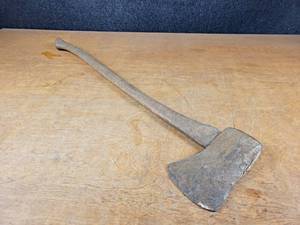 lot 2139 image: Axe - Overall 35 Long