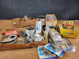 lot 2147 image: Large Lot of Assorted Garage Supplies