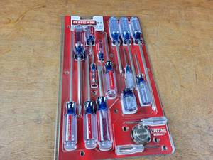 lot 2158 image: New Craftsman 17-Piece Screwdriver Set