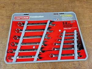 lot 2160 image: New Craftsman Metric Combination Wrench Set