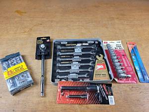 lot 2161 image: New Craftsman Quick Wrench Set (Metric), Lisle Master Torx Bit Set and More