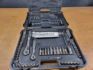 lot 2006 image: Craftsman Mechanics Tool Set - Appears Complete