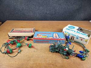 lot 2169 image: Vintage Christmas Lights - Bubblers and More