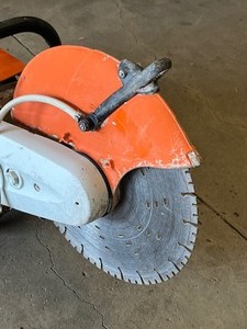 lot 16 image: Stihl TS420 Commercial Concrete Saw