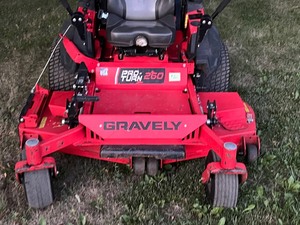 lot 1 image: Gravely Pro-Turn 260 Lawn Mower