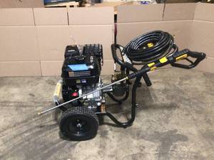 4400 PSI 4.0 GPM Cold Water Gas Pressure Washer with HONDA GX390 Engine (49-State) by DEWALT Customer Returns See Terms on Auction