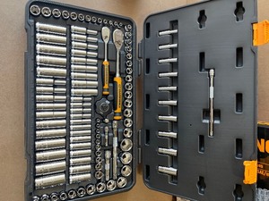 lot 37 image: GEARWRENCH 14 in. and 38 in. Drive 6-Point Standard & Deep SAEMetric 90- Tooth Ratchet and Socket Mechanics Tool Set (106-Piece)