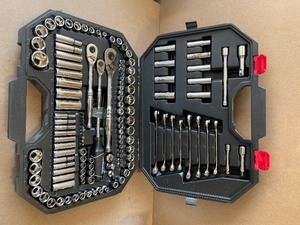 lot 44 image: Husky Mechanics Tool Set (149-Piece)