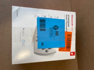 lot 86 image: Honeywell Home Wi-Fi 7-Day Programmable Smart Thermostat with Digital Backlit Display