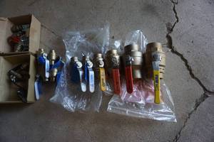 lot 33 image: Lot of Copper Sweat Valves Sizes 12 - 2