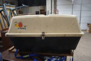 lot 2 image: car top cargo carrier