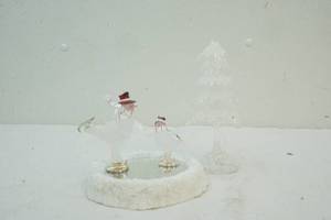 lot 21 image: snowman decor