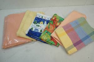 lot 27 image: table clothes