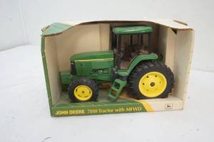 lot 65 image: John Deere 7810 tractor