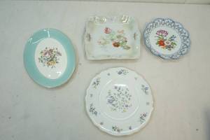 lot 80 image: decorative serving plates