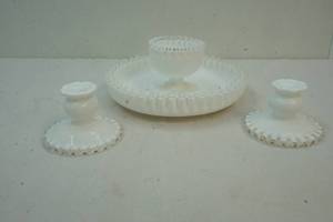 lot 81 image: Fenton silver crest dishes