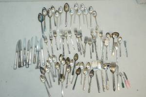 lot 85 image: flatware