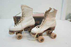 lot 87 image: roller skates