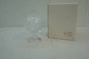 lot 118 image: crystal footed candy dish