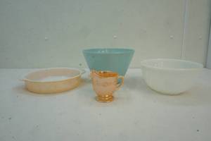lot 119 image: fire king bowls
