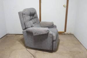 lot 138 image: recliner