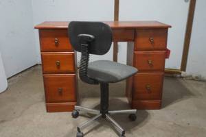 lot 150 image: desk