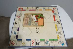 lot 184 image: Monopoly