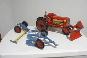 lot 239 image: toy tractor