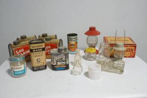 lot 258 image: collectable containers