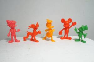 lot 262 image: Disney figures