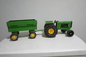 lot 263 image: Tonka tractor