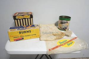 lot 276 image: bonnet box