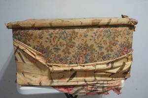 lot 282 image: wood box