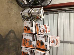 Pallet with assorted Ridgid Shop Vacs various models and conditions review pictures