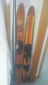 lot 394 image: Snow skis & Water Skis