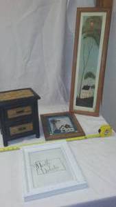 lot 419 image: Cute Drawers & Decor