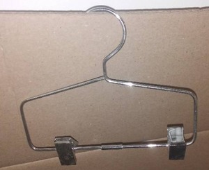 lot 426 image: 6 in. Spring Hanger - Dozens