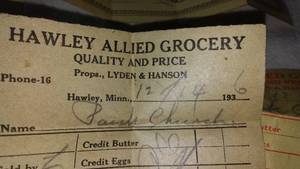 lot 326 image: 1930s Receipts & Leather Coin Purse