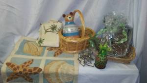 lot 453 image: Great Decor Big Lot