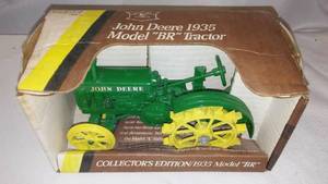 lot 478 image: ERTL John Deere 1935 Model BR Tractor