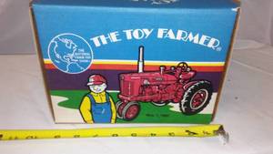 lot 482 image: The National Farm Toy Show Nov. 1, 1991, Farmall - I. H