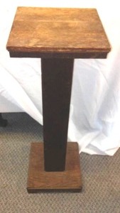 lot 530 image: Vintage Wood Plant Stand