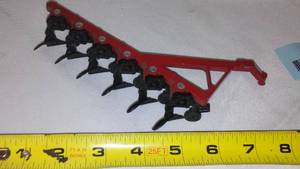 lot 550 image: ERTL Red I.H. International Harvester 6 Bottom Plow.